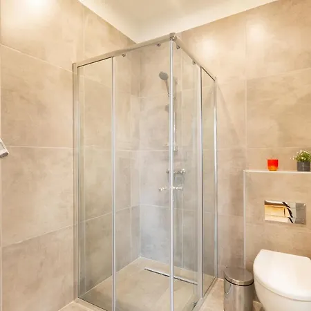 Apartment Live Like A Local - 3 Cities & 2 King Bed By 360 Estates *